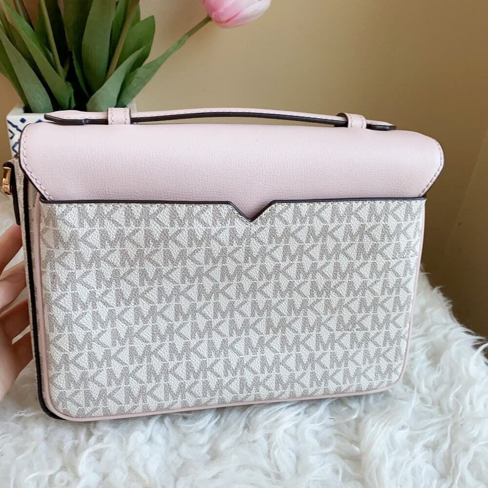 Michael Kors rose medium messenger - Picture 4 of 8